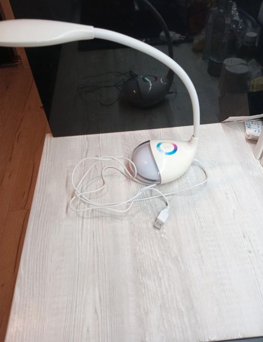 Biała lampka LED Biurkowa Nocna Platinet 6w Różne kolory światła