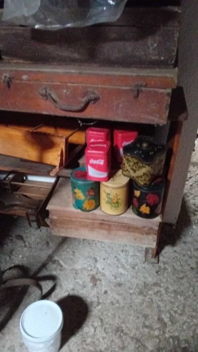 Latas antigas diversas