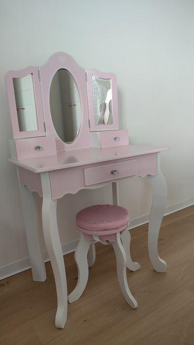 Toaletka dla dziewczynki