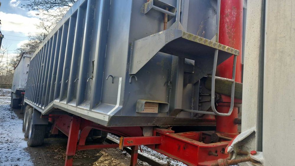 Напівпричіп самоскид Fruehauf Crane зерновоз 50м3 Свіжий