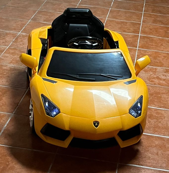 Carro Lamborghuini Ferbar