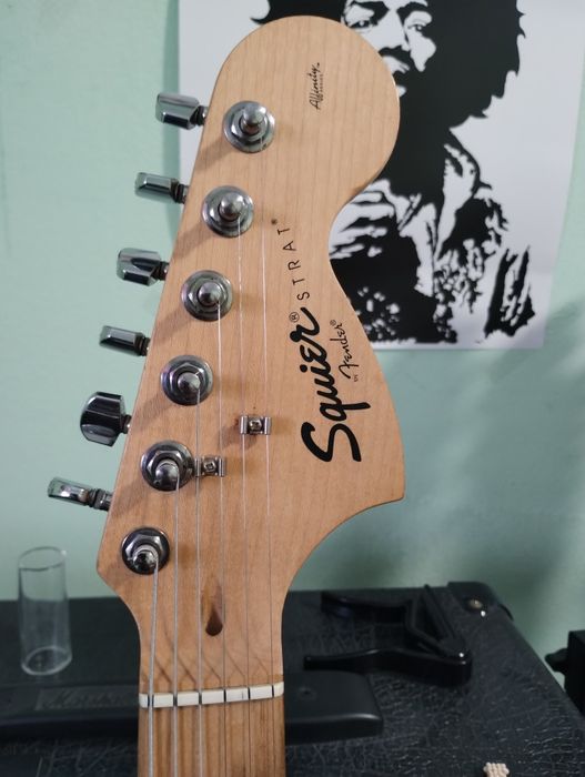 Squier Affinity Strat
