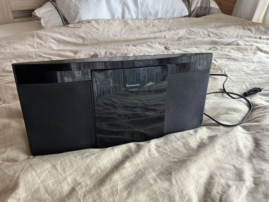 Mikrowieża Hi-Fi Panasonic SC-HC200 CD/FM/Bluetooth, stan bardzo dobry