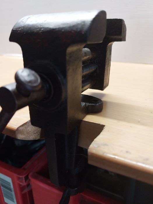 Pequeno torno antigo muito funcional