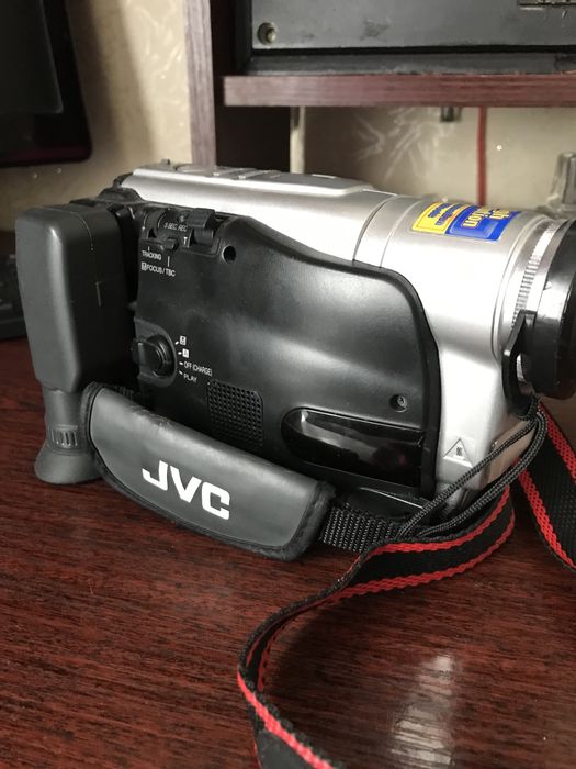 Видеокамера JVC GR-SXM260U Compact VHS Camcorder 700x Digital Zoom