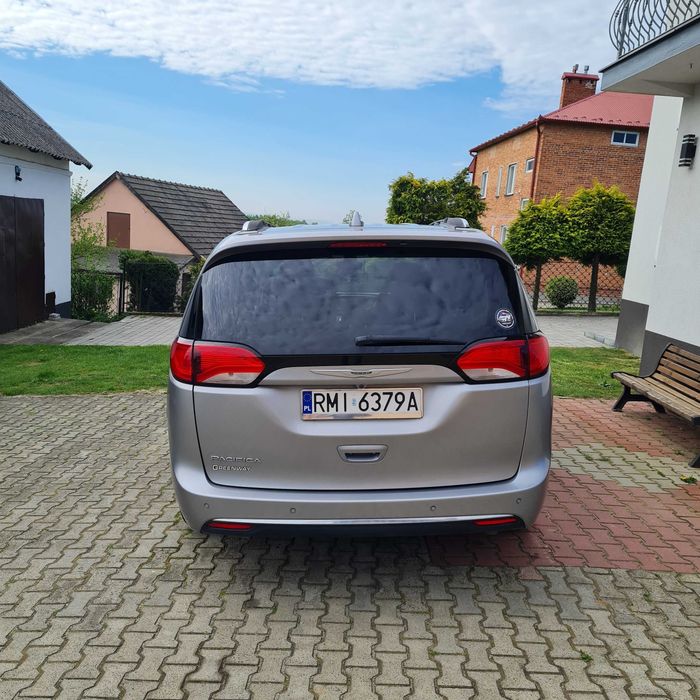 Chrysler Pacifica 2017 LPG Touring L Plus