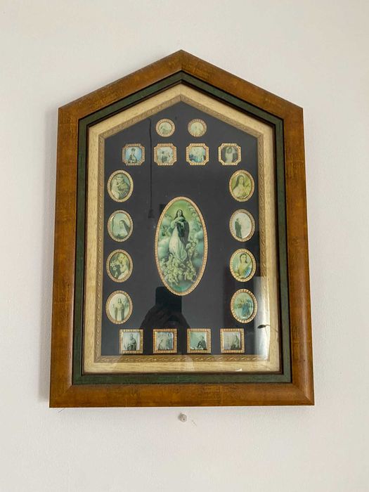 quadro antigo com figuras religiosas