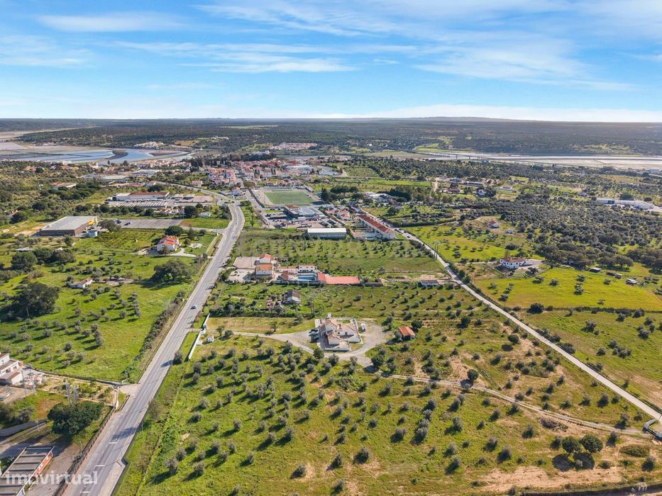 Terreno em Alcácer do Sal com 11.000m2 – Oportunidade Única para Inves