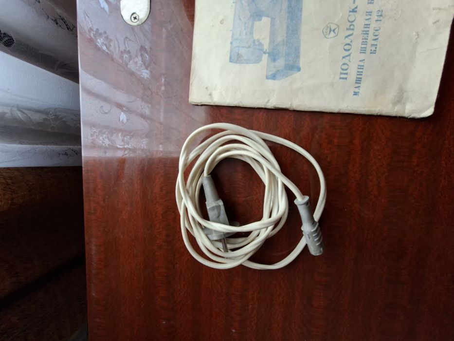 Продам швейну машинку Подольск