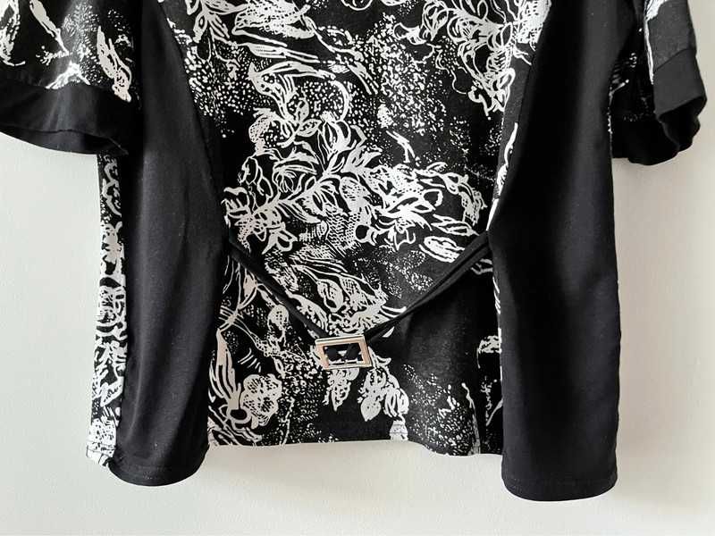 Czarna biała bluzka damska z krótkim rękawem dekolt V 4XL 48