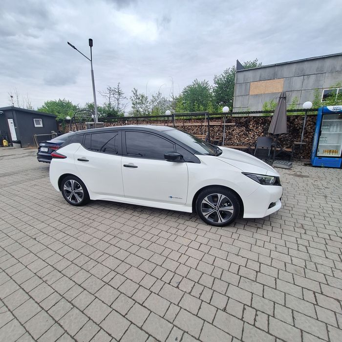 Оренда нісан ліф