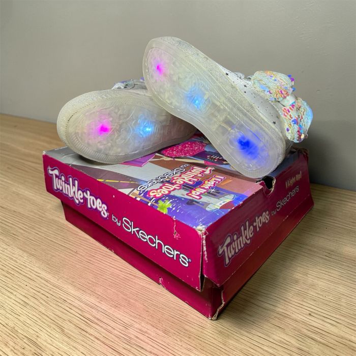 Кеды Skechers Twinkle Toes (со светящимся бантом та підошвою)