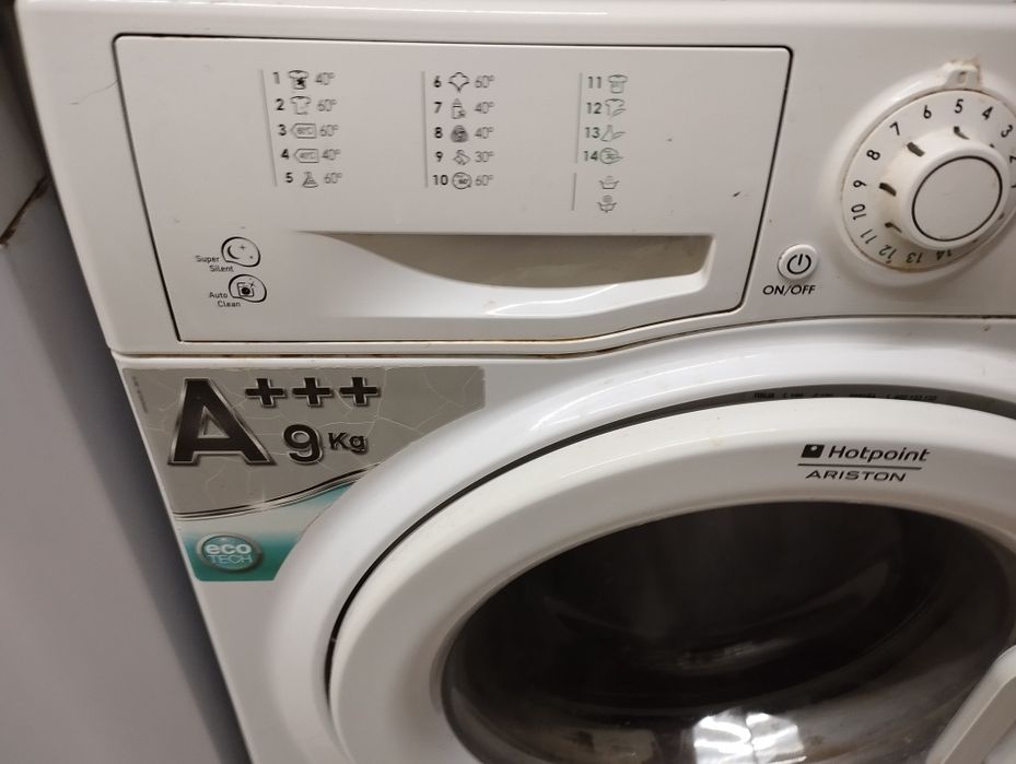 Maquina lavar roupa Ariston avariada