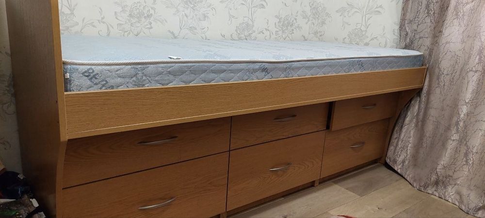 Ліжко односпальне