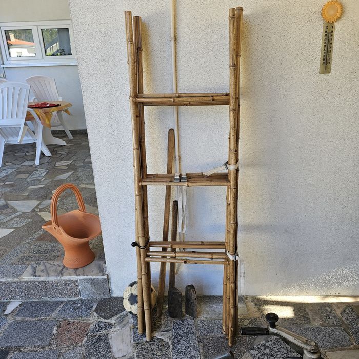 Toalheiro em bambu em escada