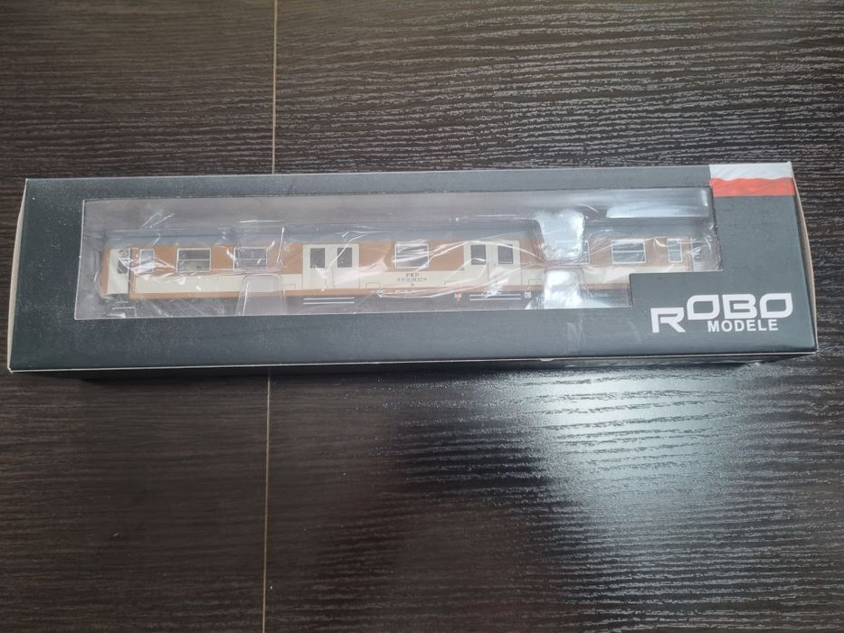 ROBO 280211 wagon bagażowy z oświetleniem H0 PKP