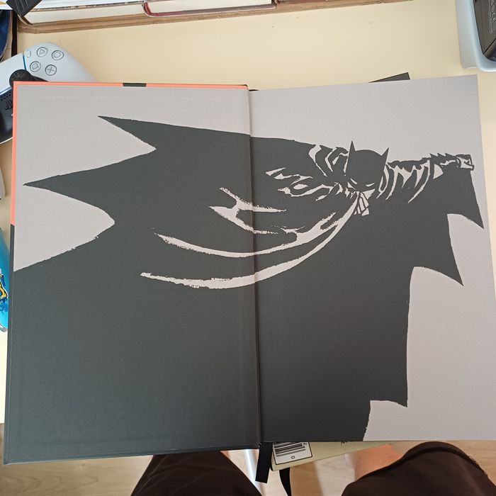 Batman Ano Um Edição Absoluta em português 2 revistas em capa dura