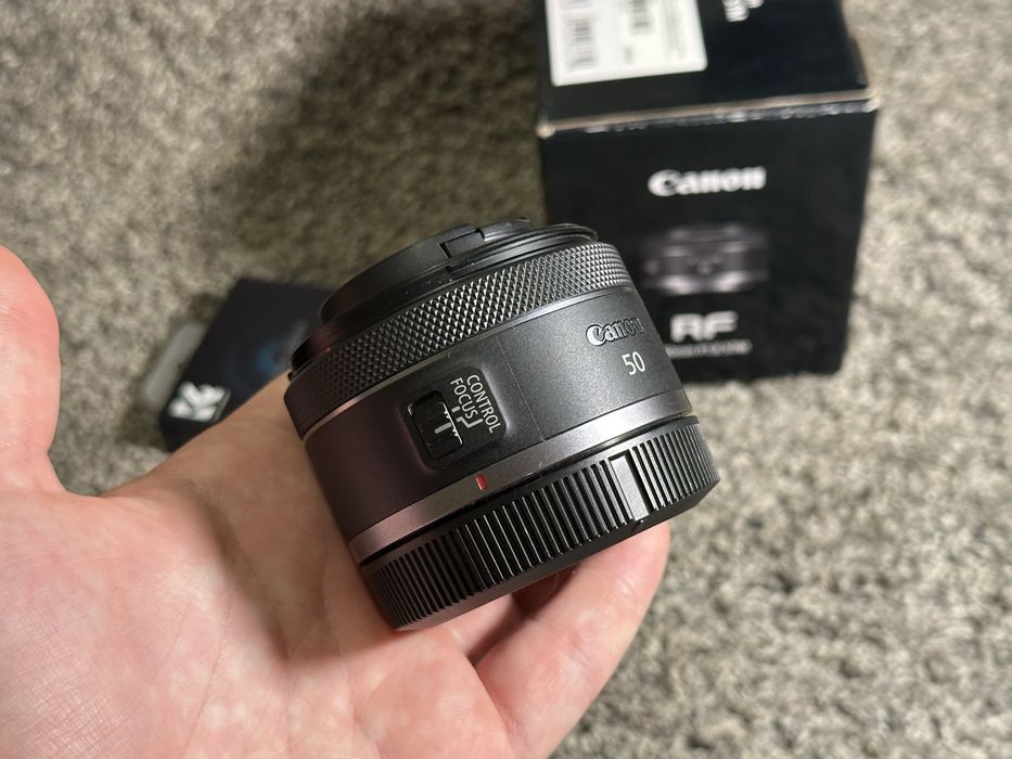 обʼєктив Canon RF 50mm f1.8 STM