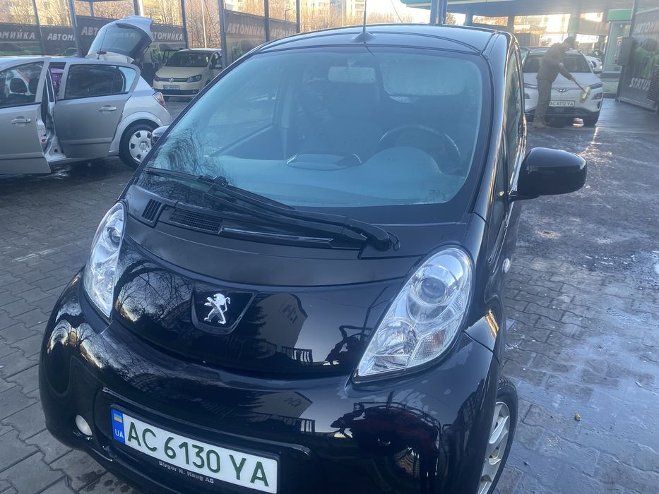 Продам електромобіль з вебасто по доступній ціні !