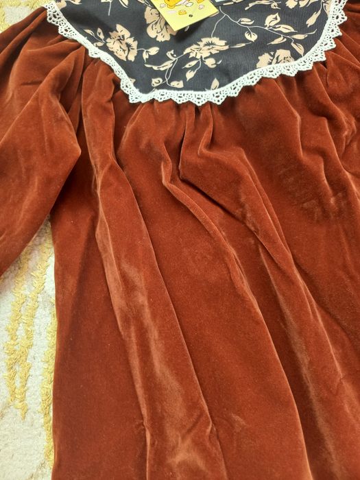 Sukienka welurowa 92