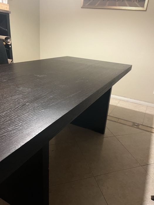 Mesa de jantar wengué – 6 a 8 lugares – moderna