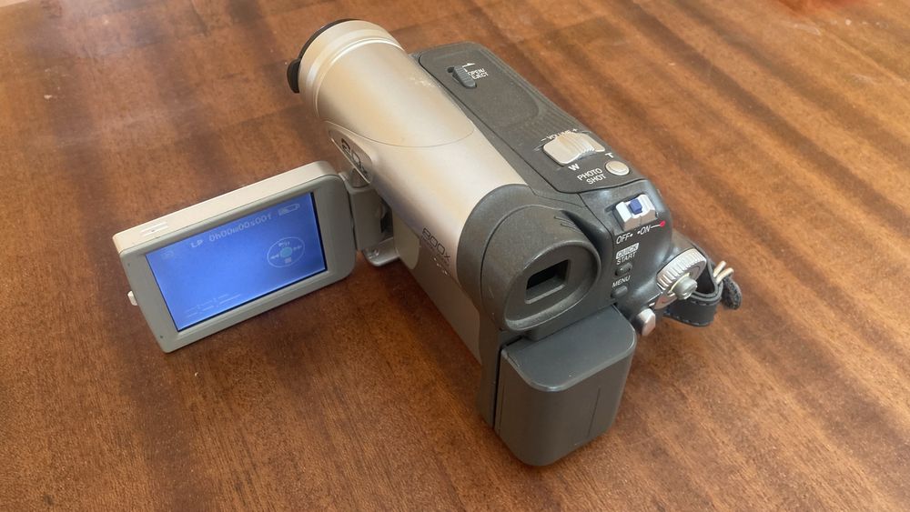 Видеокамеры Panasonic NV-GS6