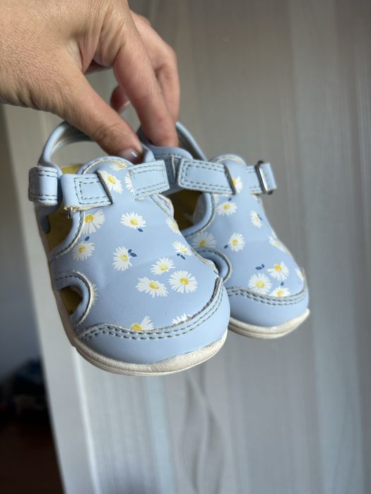 Босоніжки сандалі Carters 4 9-12 місяців