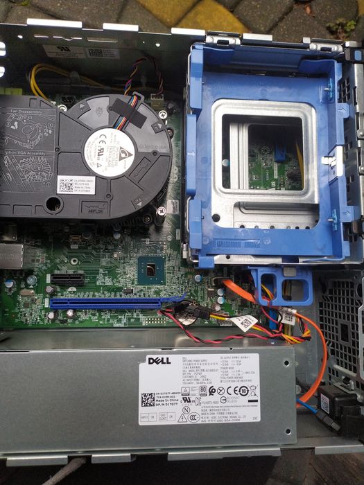 Dell optiplex 3050  SSF,  i5-7500, 8Gb DDR4, SSD 128Gb , Win11