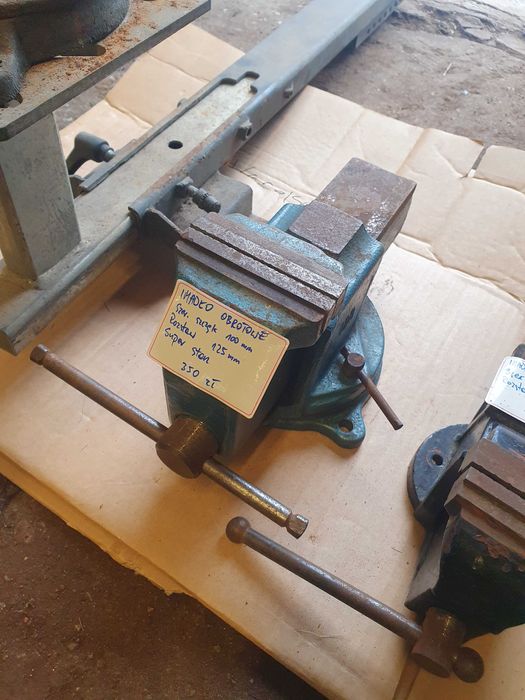 Imadła małe i duże jonnesway oraz inne uchwyt do zamocowania na busie