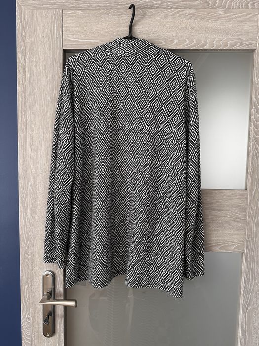 narzutka kardigan H&M m 38 geometryczny biało czarny wzór romby