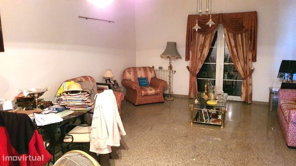 Moradia unifamiliar com piscina em Alvito