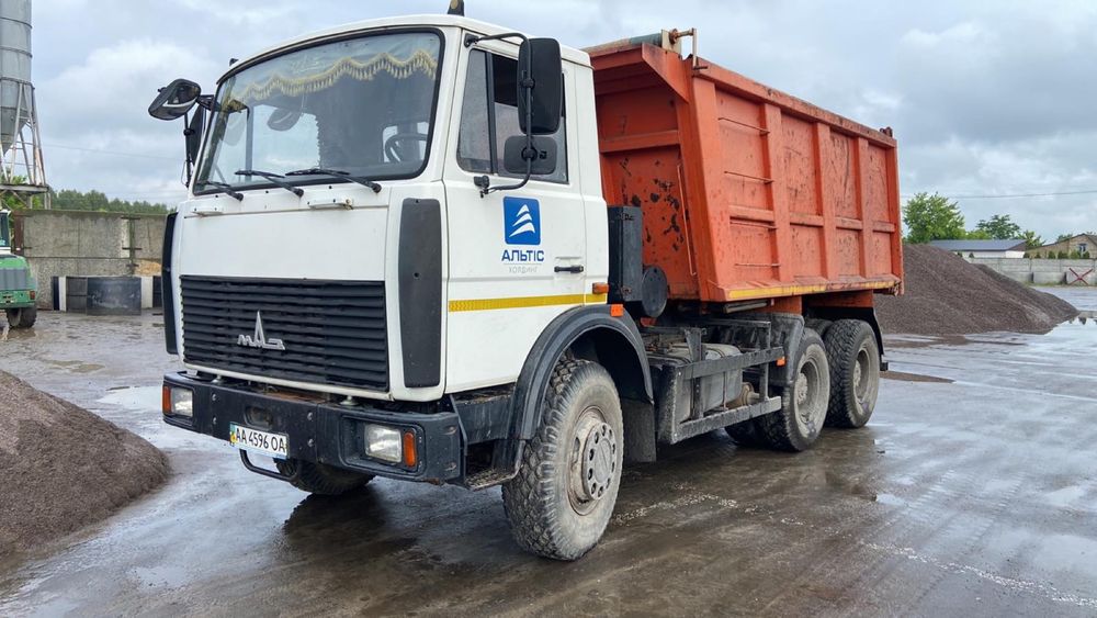 Маз самосвал 551605-271