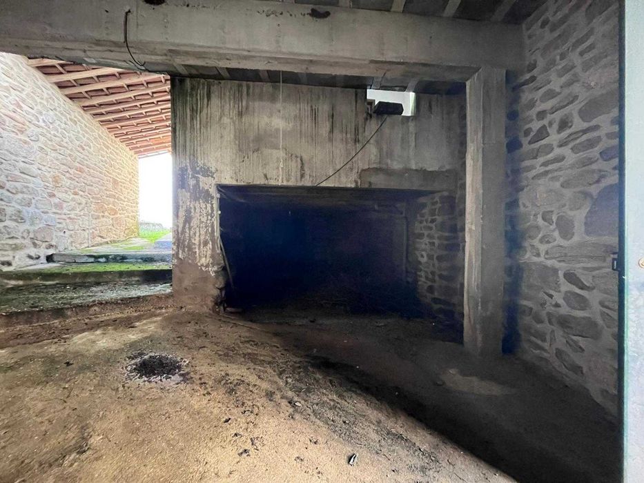 Moradia para restauro - Boticas