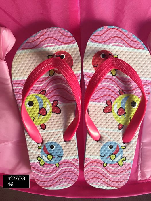 Crocs e Chinelos Criança Novos (vários tamanhos e modelos)