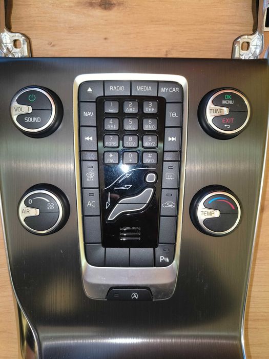 Блок управління комфорту + центральна консоль V60 V40