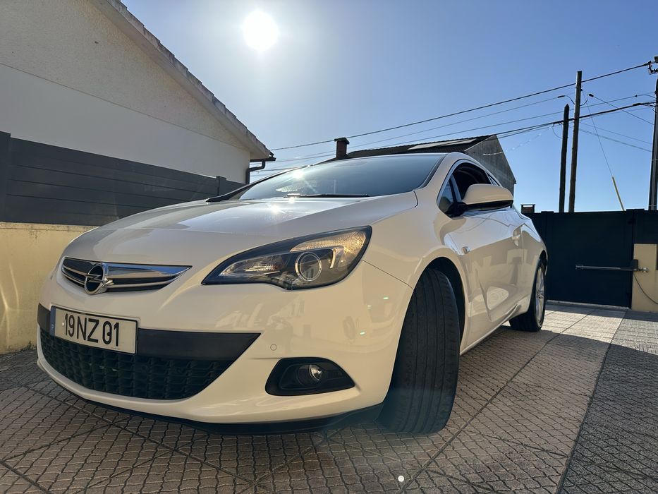 Opel Astra J GTC