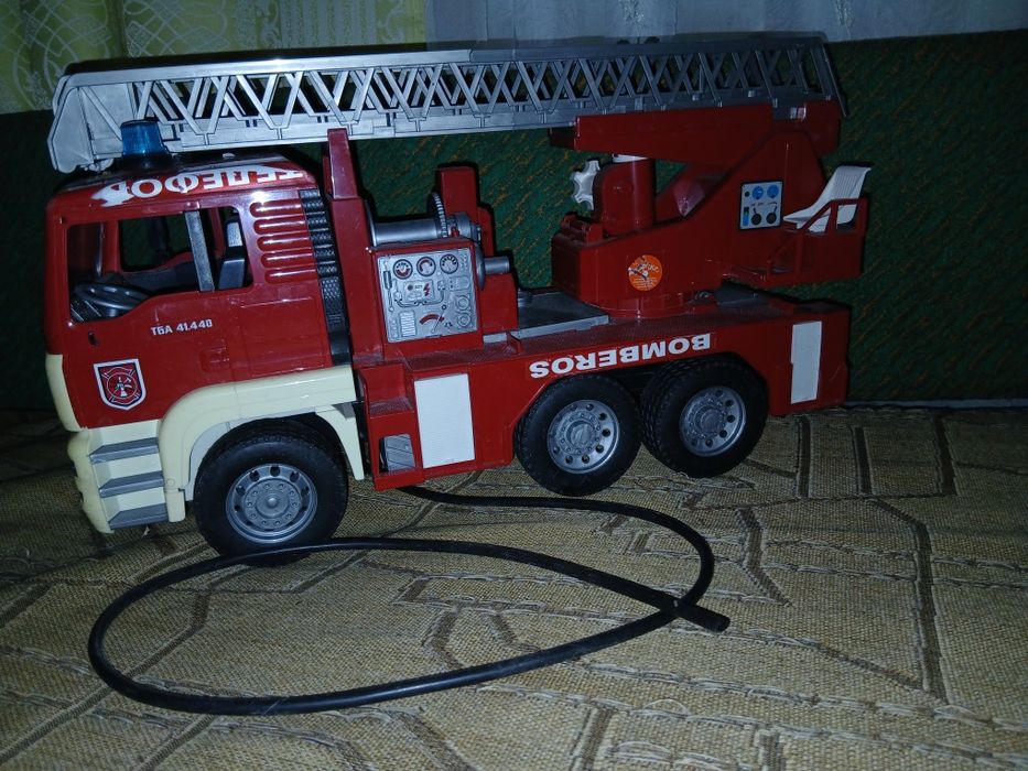 пожежна машина брудер