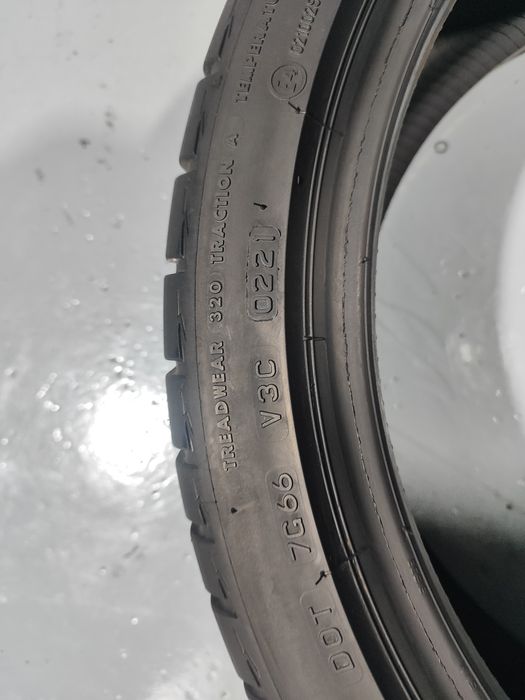 2 pneus semi novos 215-40R18 Bridgestone - Oferta dos Portes