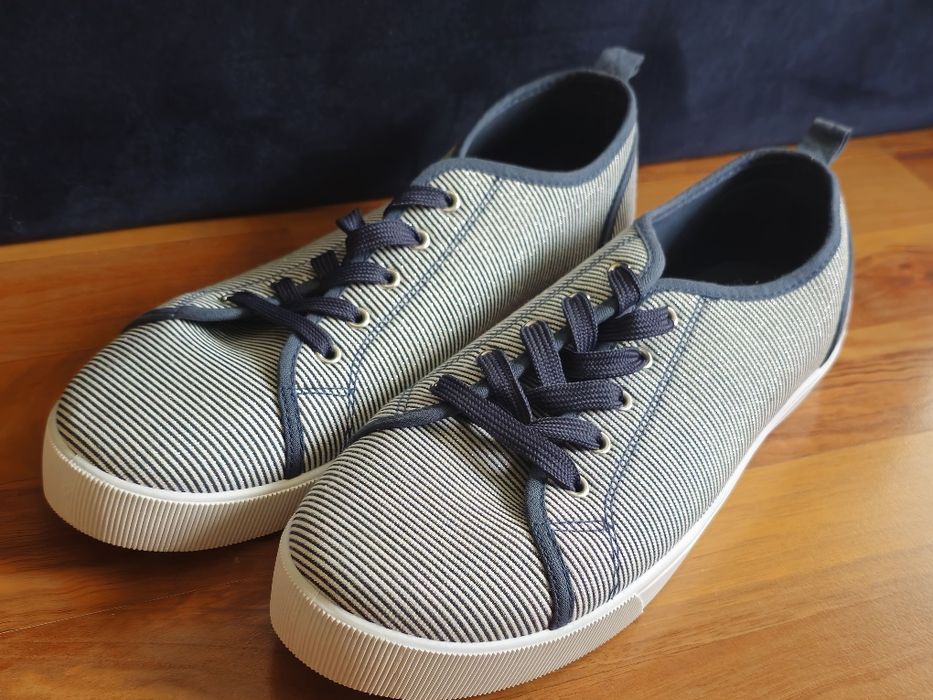 Trampki Sinsay, rozm. 41.