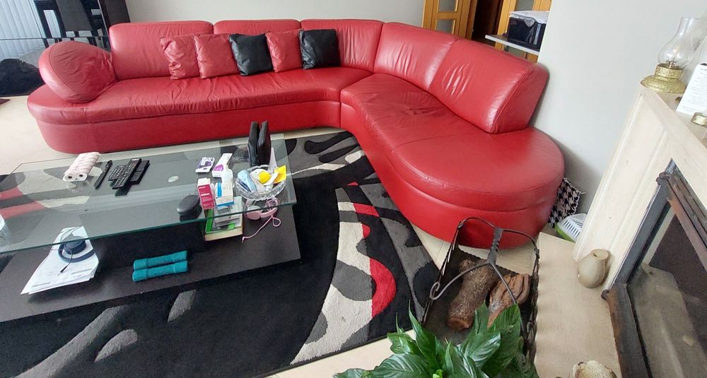 Vende-se sofá, mesa de centro e mesa televisão