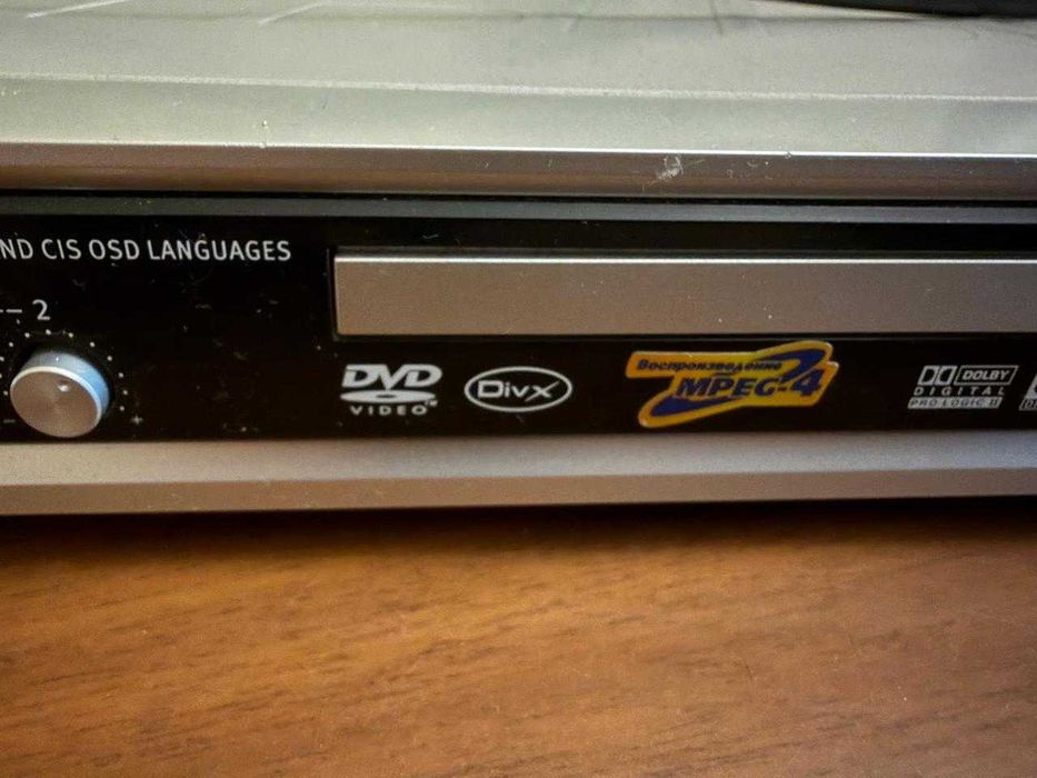 Продаю DVD-плеер DV521SI