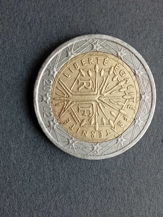 moeda de 2 euros 2002 França com defeito na data os 00 saem  prateado