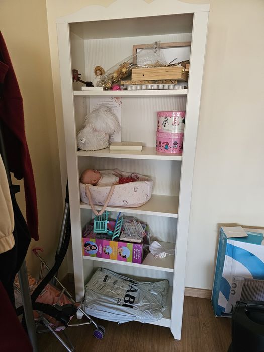 Estante  quarto criança.