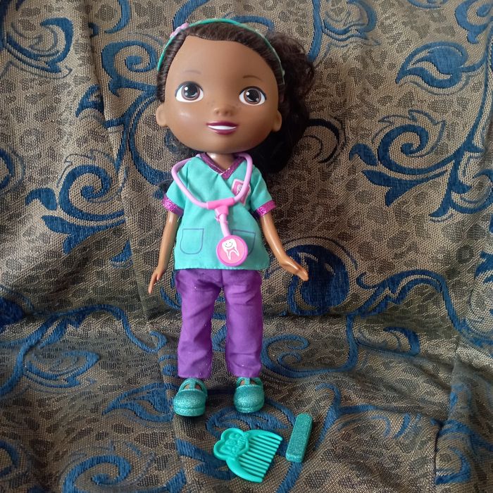 Кукла Disney Animators  доктор стамотолог