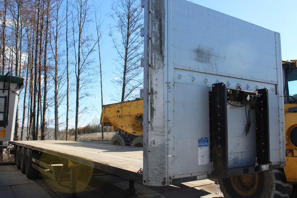 Wynajem naczepy burtówki Koegel S24