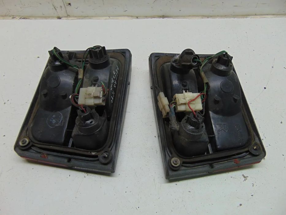Nissan Micra K10 farolins