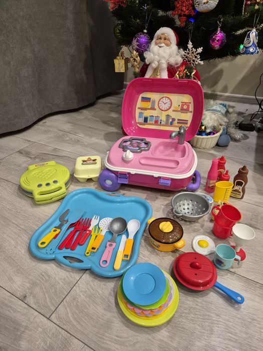 Кухня выездная, чемодан с наполнением