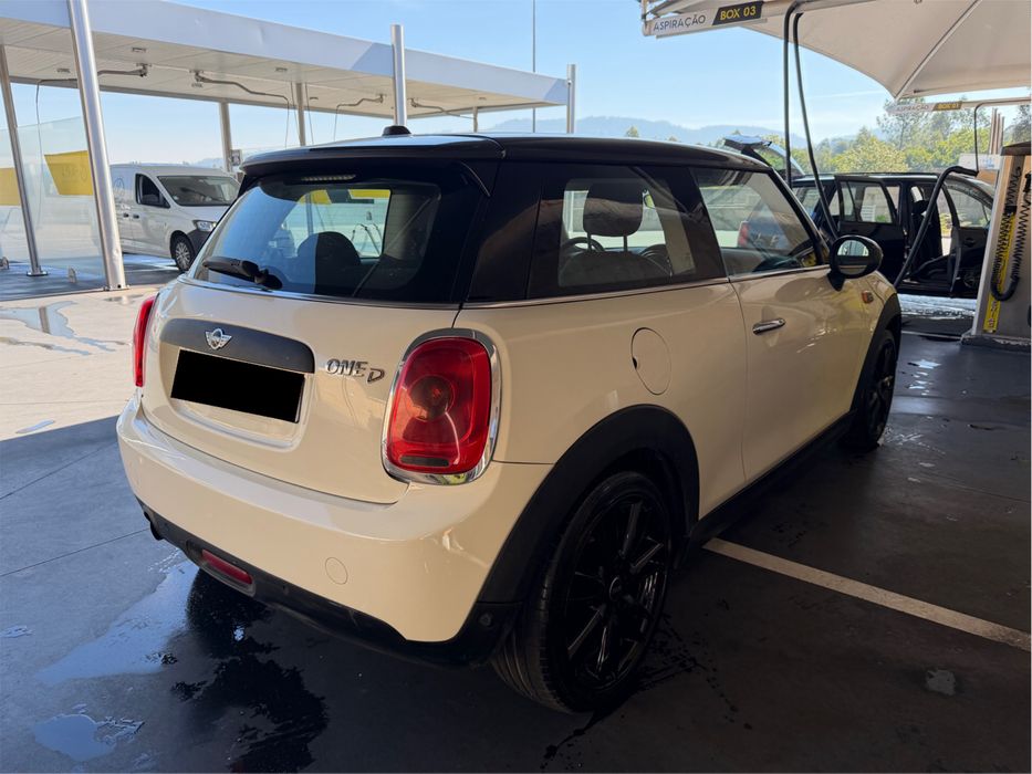 Mini Cooper D POUCOS KM 1.6 Diesel