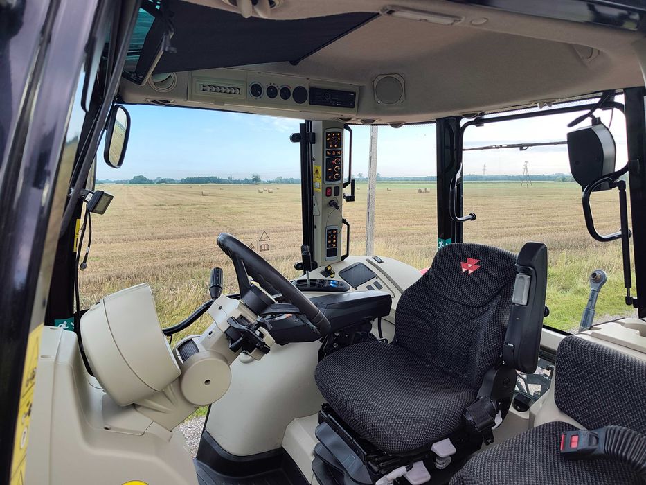 Massey Ferguson 5711 S DYNA 6 TUR  PNEUMATYKA Dopasiony traktor Waga