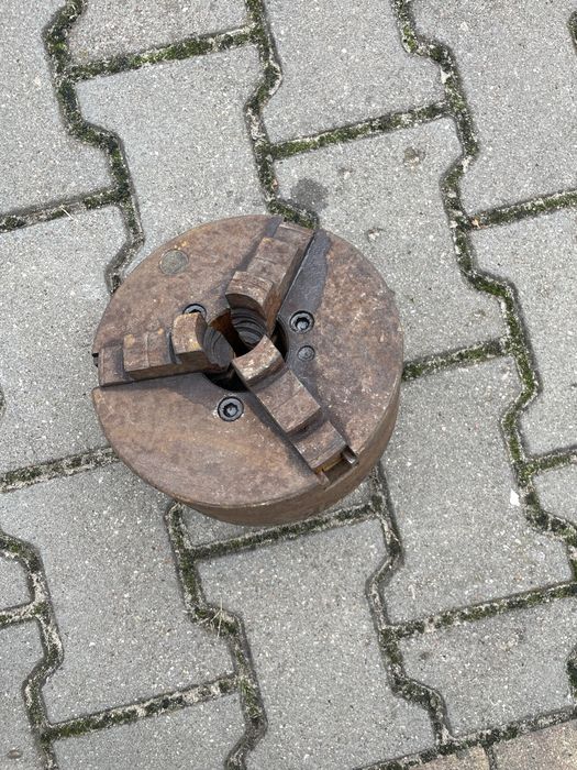Uchwyt tokarski 200 mm